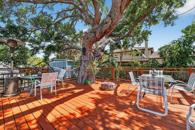 Building Photo - 6180 30th Ct S