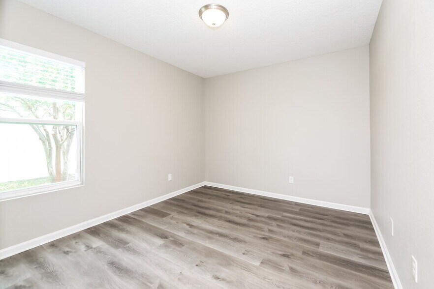 Building Photo - 11025 Snowbrook Ct