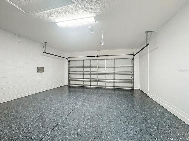 Building Photo - 662 Vitoria Rd