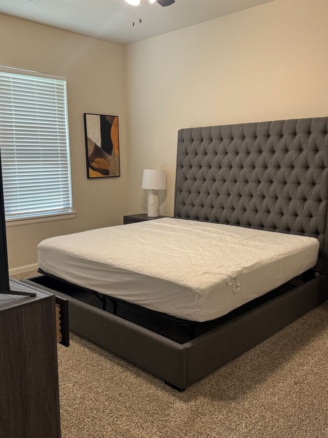 Building Photo - Stunning fully furnished 3 Bed 2.5 bath homes in The Enclave!