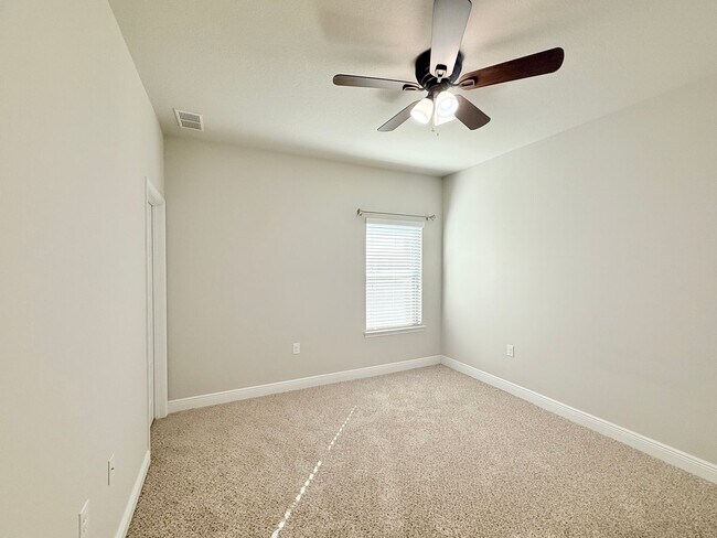 Building Photo - Gorgeous 3-Bedroom Home - Hawk’s Landing