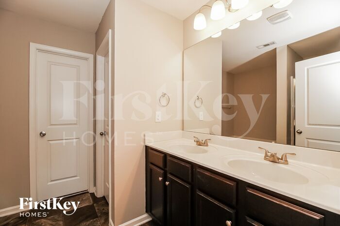 Building Photo - 11677 Striker Ln