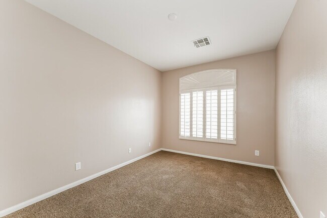 Building Photo - 1070 Warm Canyon Way