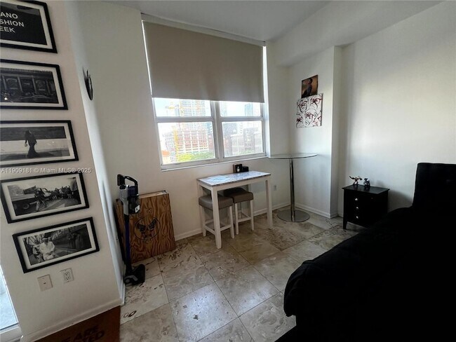 Building Photo - 133 NE 2nd Ave