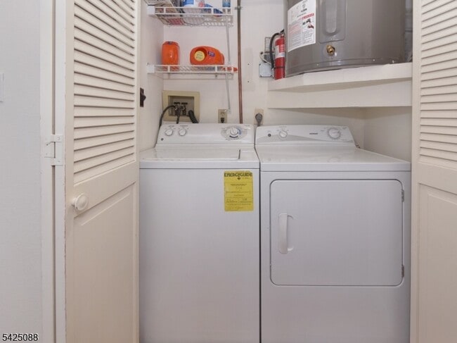 Building Photo - 9 Teal Ln