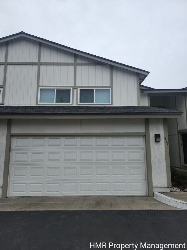 Building Photo - Large Condo in Claremont