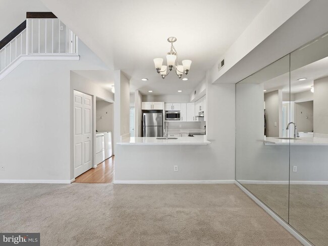 Building Photo - 5854 Orchard Hill Ct