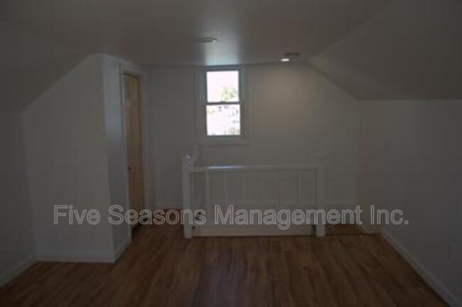 Building Photo - 124 N Winooski Ave