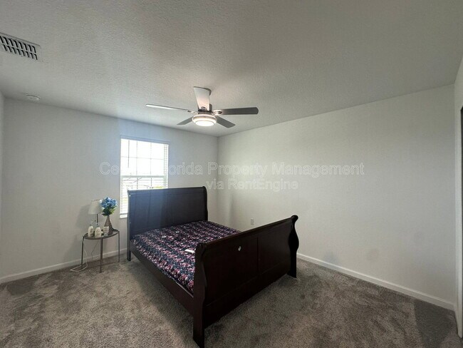 Building Photo - 373 Pineywoods St