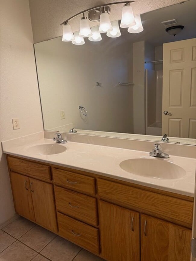 Building Photo - Close to Holloman AFB