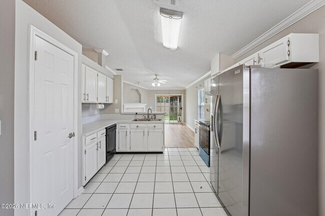 Building Photo - 1219 Stern Way