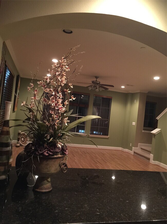 Building Photo - 3001 Murworth Dr