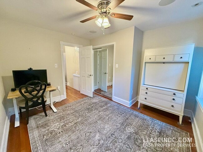 Building Photo - 2323 17th St NW