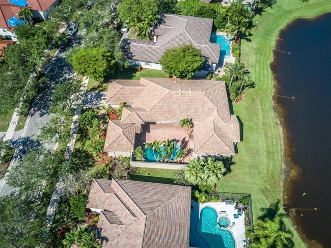 Primary Photo - 2664 Edgewater Dr