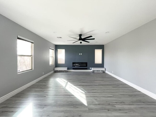 Building Photo - Welcome to a stunning 4-bedroom, 3-bath Home