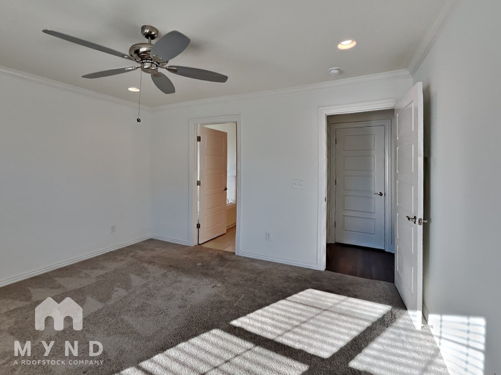 Building Photo - 5807 SW Teppee Ave