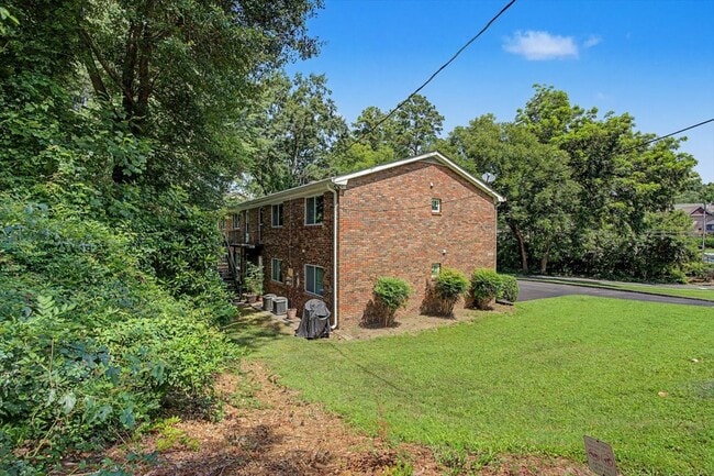 Building Photo - 2430 Coosawattee Dr NE
