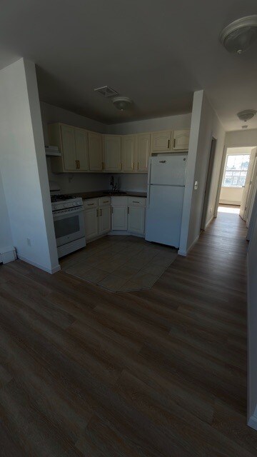 Building Photo - 6951 Almeda Ave