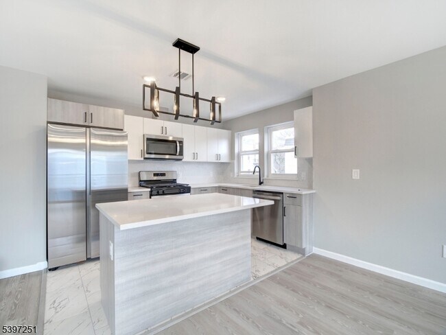 Building Photo - 32 N 14th St