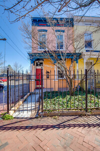 Building Photo - Awesome, Updated 3 Bedroom Home in Oregon ...