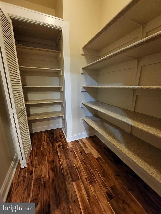 Building Photo - 15886 Mackenzie Manor Dr