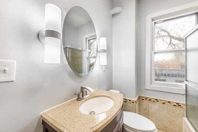 Building Photo - 3000 S Homan Ave