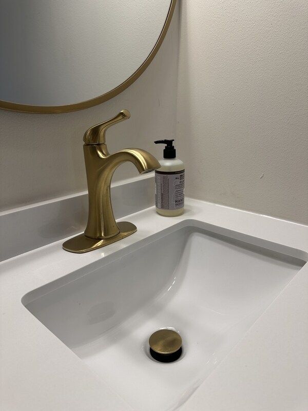 Building Photo - 315 N Pinckney St