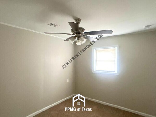 Building Photo - 4616 S 23rd W Ave