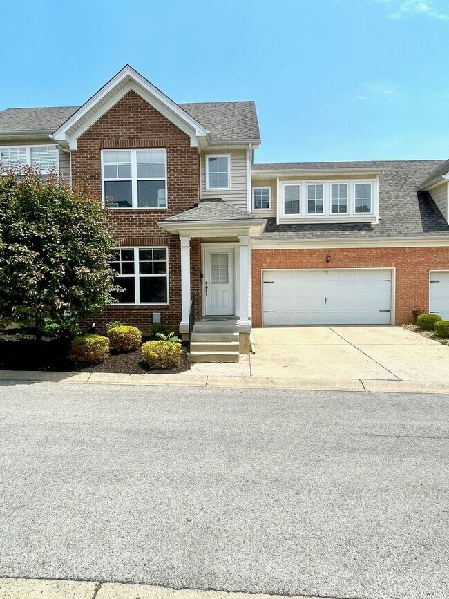 Building Photo - Clifton Heights Townhome!