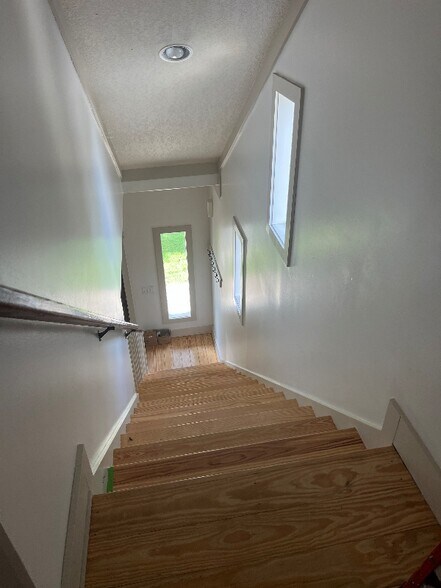 Building Photo - 2508 Mound Ave