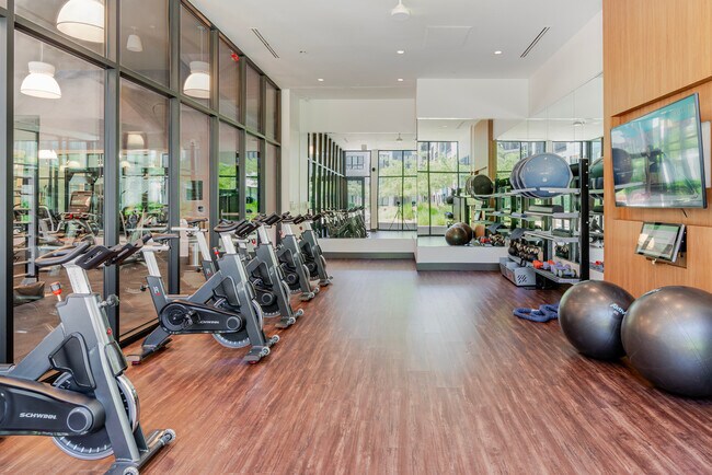 Building Photo - 238 13th St