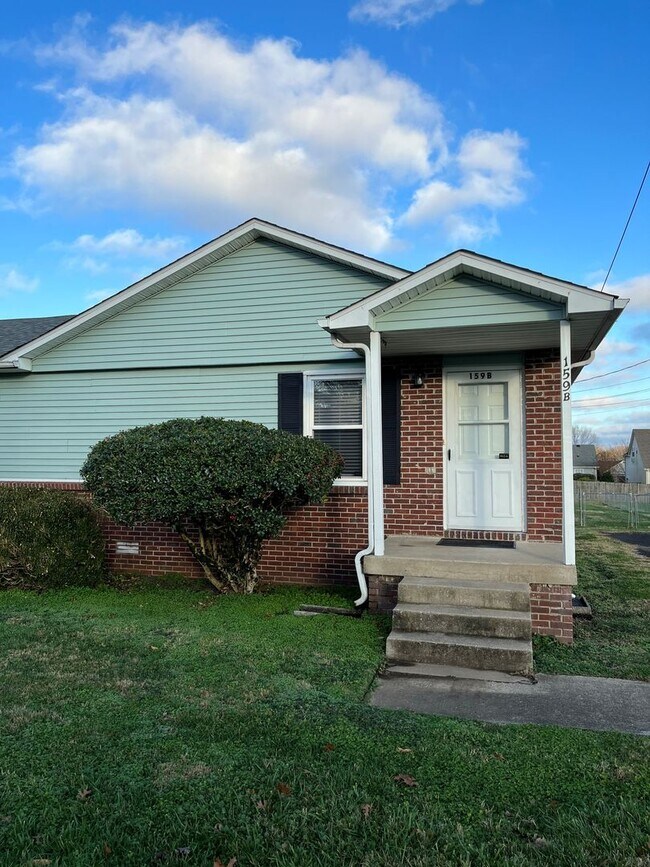 Primary Photo - 3 Bedroom, 1.5 Bath in Great Location