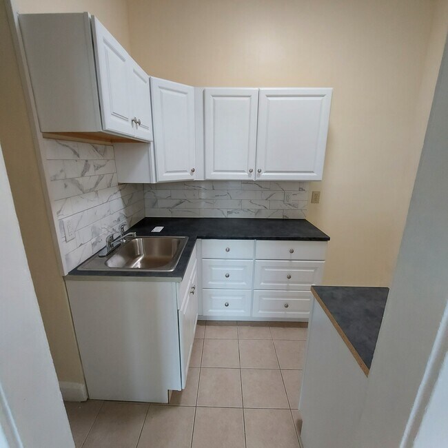 Building Photo - Riverview Apartments