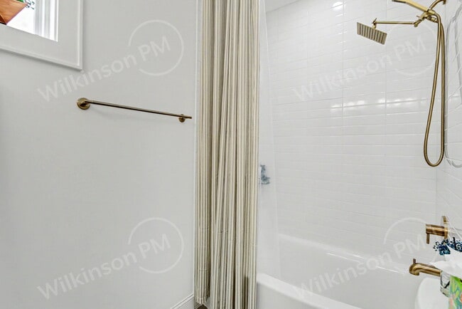 Building Photo - Luxurious & Upscale 3Br/2.5Bth, Perfect for Corporate Relocation, Professional Athlete, Successfu...