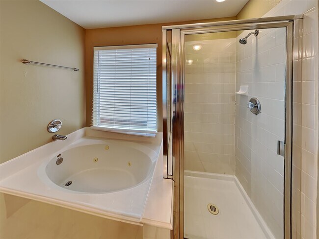 Building Photo - 11831 Brantley Haven Dr