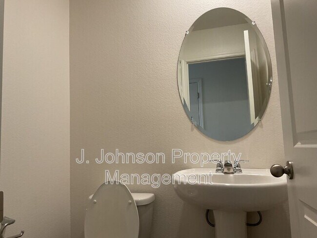 Building Photo - 470 Miwok Ln