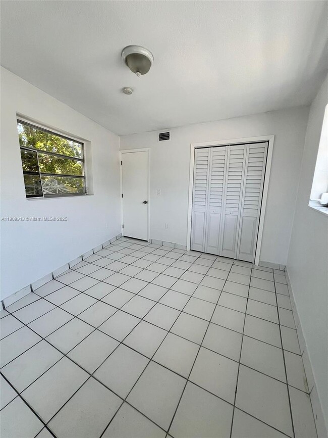 Building Photo - 751 Flagami Blvd