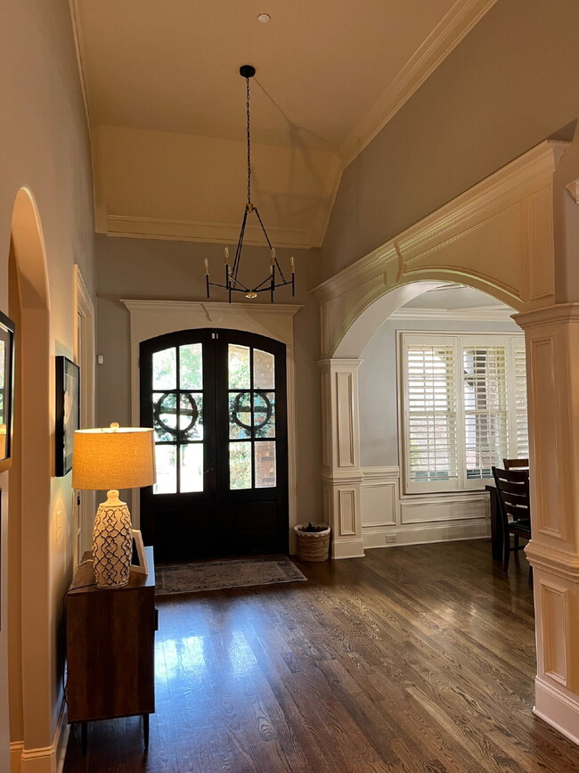 Building Photo - 1682 Sunset Park Dr