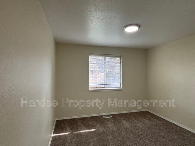 Building Photo - 3248 S Cadet Ave