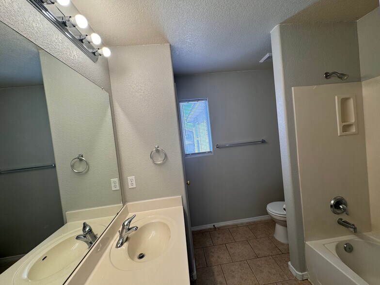 Building Photo - 1504 Montiano Loop SE