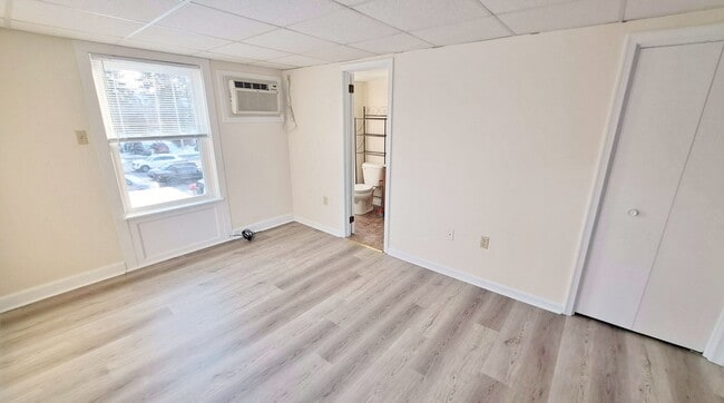 Building Photo - 46-50 W Middle