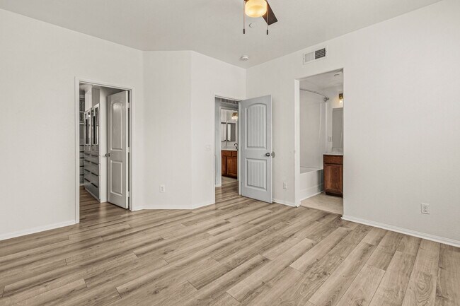 Building Photo - 1636 Avenida Aviare