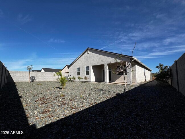 Building Photo - 5835 E Freesia Ln