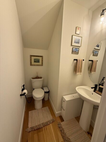 Building Photo - 3844 SE 83rd Ave