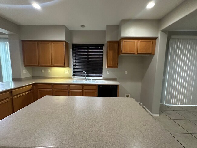 Building Photo - Nice Home For Rent