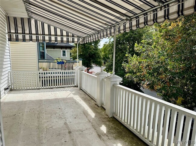 Primary Photo - 63 Claremont Ave