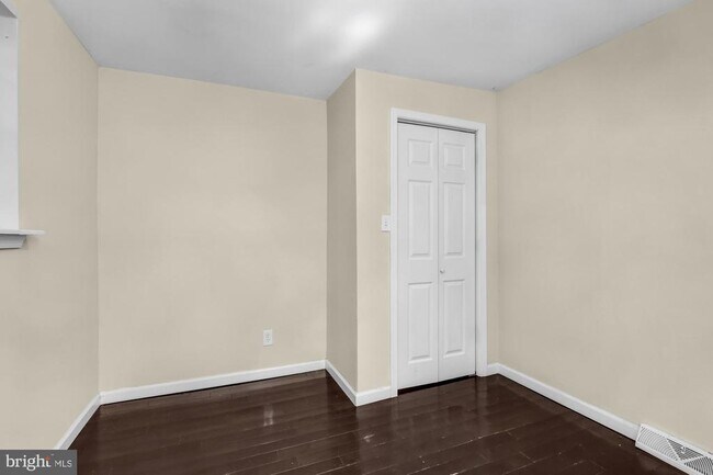 Building Photo - 1536 S 19th St