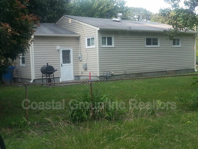 Building Photo - 4733 Adler Ave