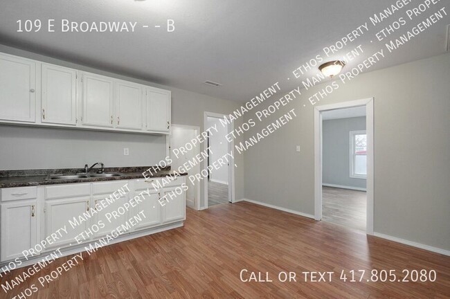 Building Photo - 109 E Broadway