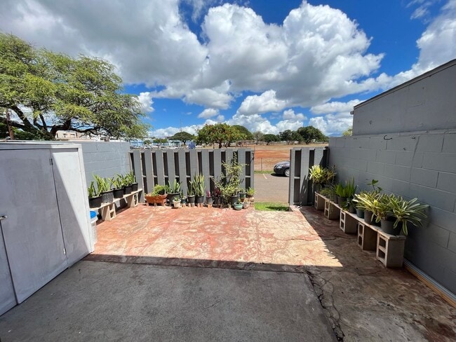 Building Photo - SECTION 8 OK! 2 level townhouse 3 Bedroom, 1 Bathroom Unit With 1 Parking Stall Available Now!